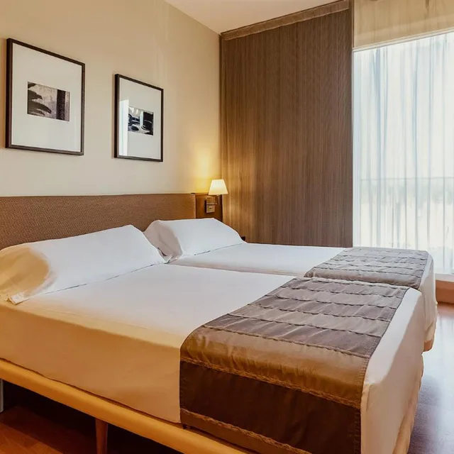 جناح جونيور مفرد، Hotel Vertice Sevilla 8/10
