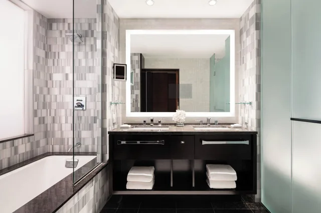 غرفة ديلوكس بسرير مزدوج بإطلالة على المدينة، THE RITZ-CARLTON LOS ANGELES 4/5