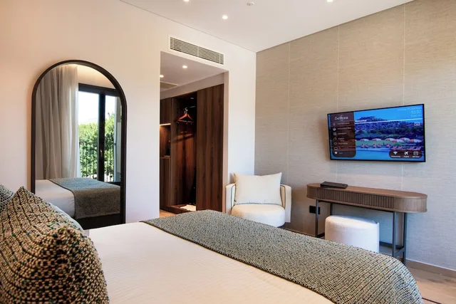 Renovated, Classic, Twin Beds, Mountain View، Hotel Delfinia 4/10