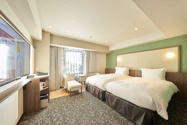 Room, Twin Beds, with Extra Bed, Smoking, Keisei Richmond Hotel Tokyo Kinshicho 2/10