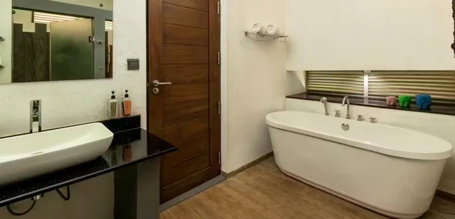 Deluxe, Double Bed, Attic، Aliya Resort And Spa 5/5