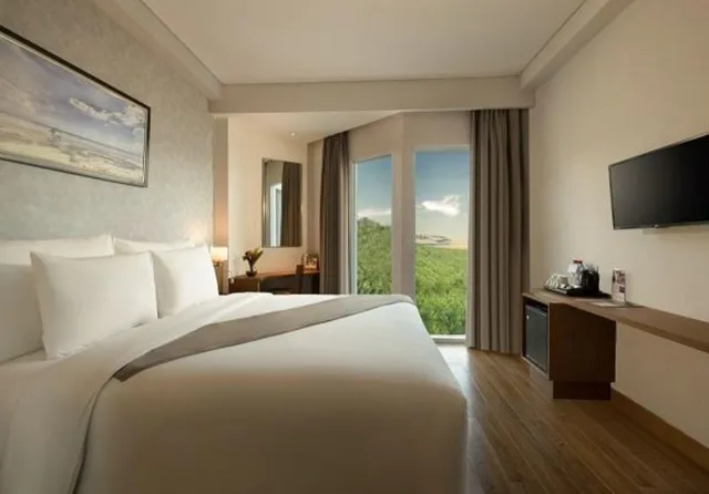 غرفة ديلوكس مزدوجة بإطلالة على البحر، Swiss-Belinn Luwuk 1/2