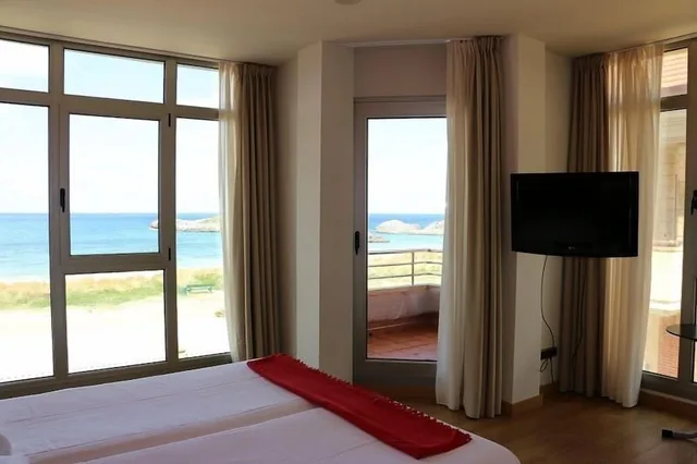 غرفة حصرية بسريرين منفصلين بإطلالة على الشاطئ، Maritimo Ris Hotel and Apartments 6/8