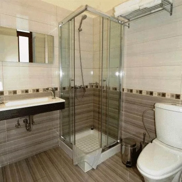 غرفة قياسية ثلاثية، Aktaion Hotel 1/1