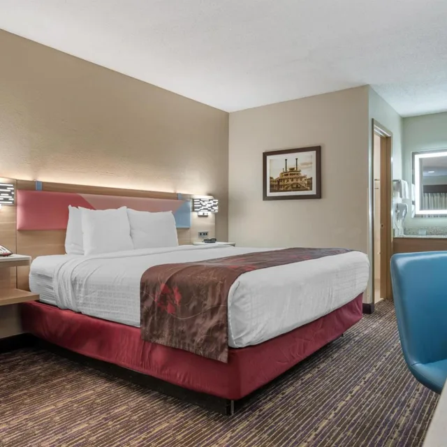 غرفة بسرير كينج مع أريكة، Best Western Vicksburg 2/7