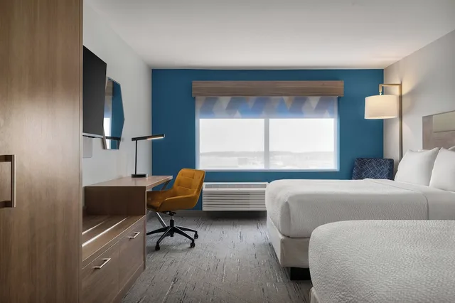 غرفة قياسية بسريرين كوين لذوي الإعاقة، Holiday Inn Express & Suites Muncie Northwest by IHG 3/6