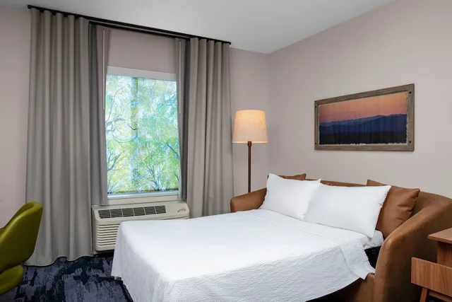 جناح تنفيذي بسرير كينج، Fairfield Inn & Suites by Marriott Lebanon near Expo Center 1/6