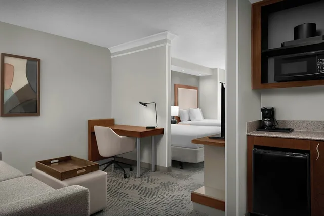 جناح بسريرين كوين مع سرير سحّاب إضافي، Springhill Suites By Marriott Lynchburg Airport/University Area 2/2