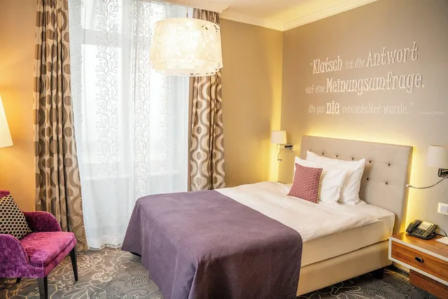 Style, Single, Queen Bed, Schweizerhof 1/9