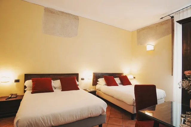 غرفة قياسية رباعية بسريرين مزدوجين، The Galileo Hotel 9/10
