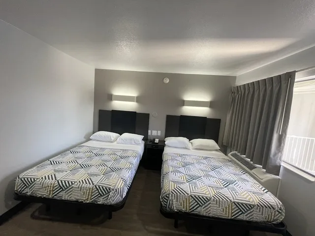 غرفة ديلوكس بسريرين مزدوجين للمدخنين، Motel6 Denton, TX - UNT 1/10