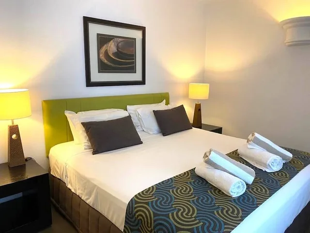 3 Bedrooms, Twin Beds, 2 King Beds, Beach View, Beachview Apartments at Villa Paradiso 5/6