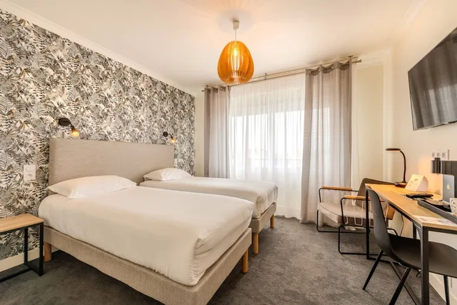 غرفة سوبيريور بسريرين منفصلين، Hotel the Originals Roscoff Armen Le Triton 2/7