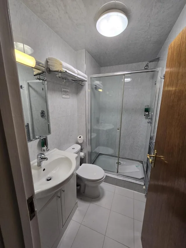 شقة ثلاثية، Aspen Apartments 4/4