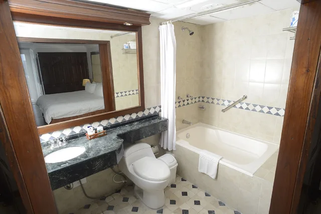 غرفة ديلوكس بسرير كينج وسرير فردي وثلاثة أسرّة، Windsor Barranquilla Hotel 6/8