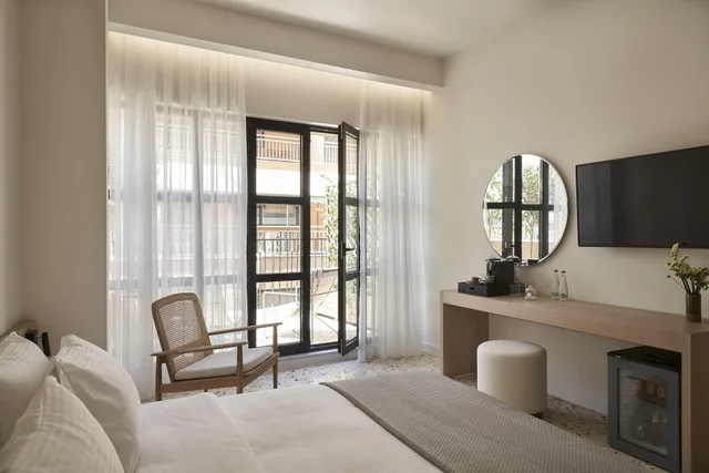 جناح بشرفة، Vasi Hotel 6/6