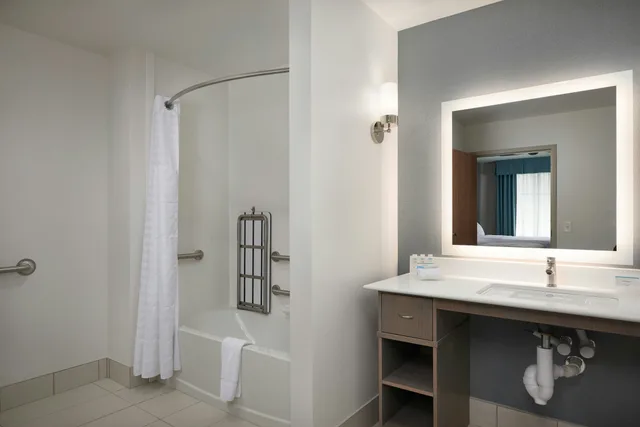 جناح بسريرين كوين لذوي الإعاقة، Homewood Suites by Hilton Cincinnati Midtown 2/2