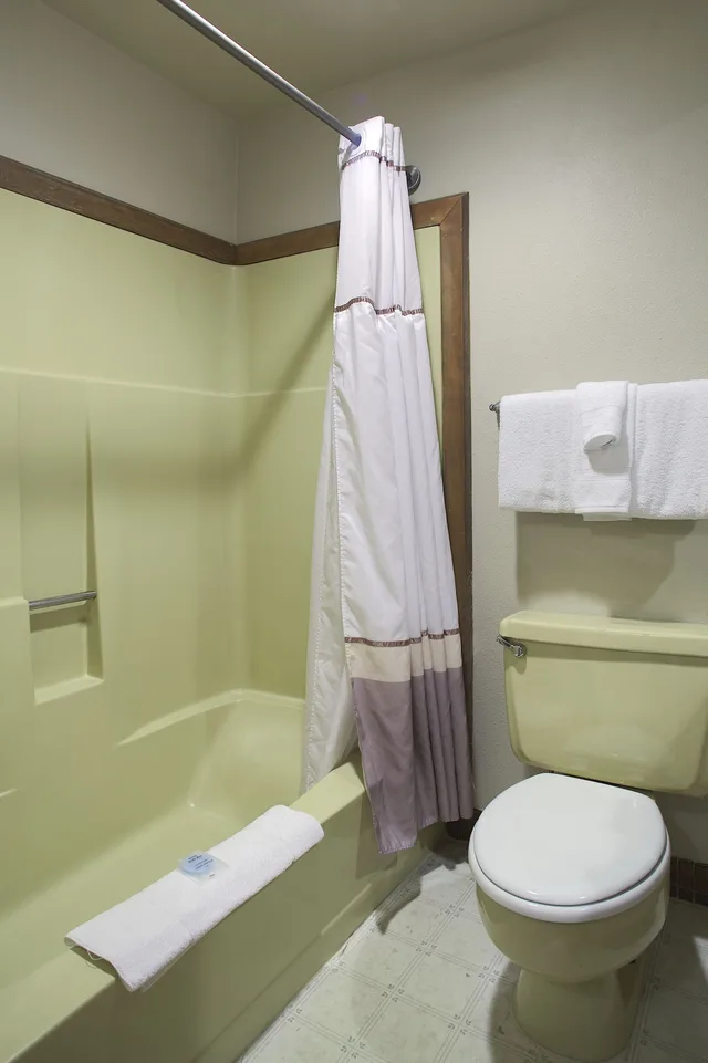 Room, 2 Queen Beds, Beach Front، Hi Tide Oceanfront Inn 4/4