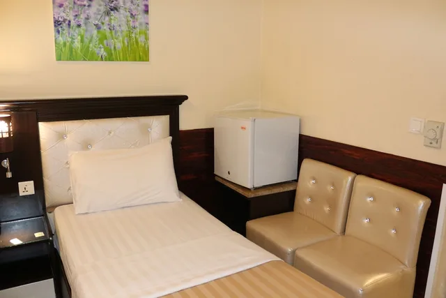 غرفة قياسية ثلاثية بثلاثة أسرّة، Mariana Hotel 1/4