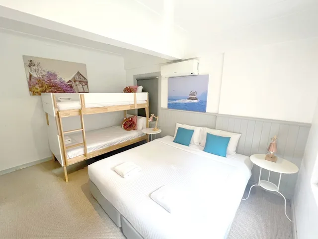 Family, Double and Bunk Bed, Shared Bathroom, Dalziel Lodge 2/6