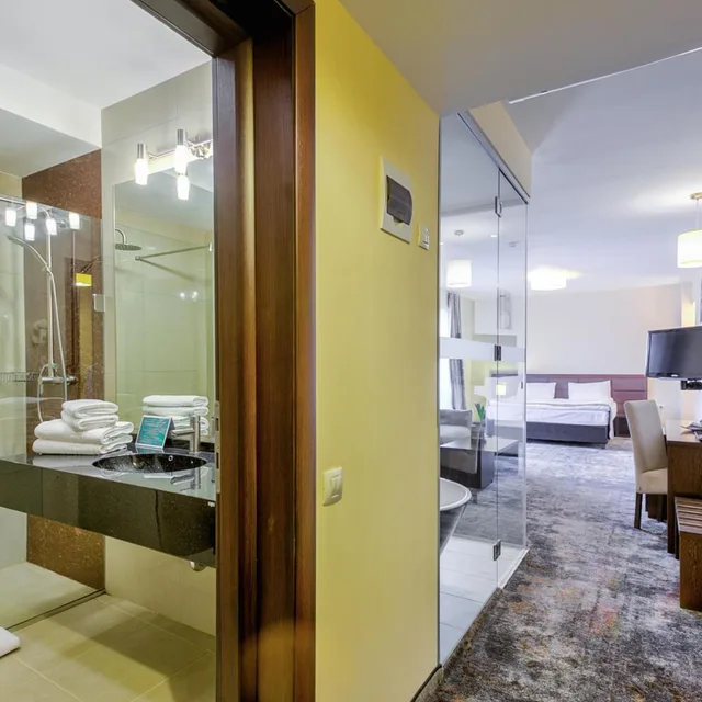 جناح بريستيج، Golden Time Hotel 6/9