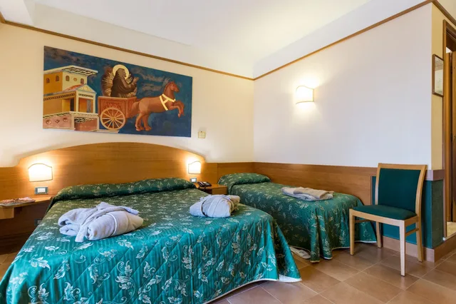 غرفة قياسية ثلاثية بسرير كوين وسرير فردي، Hotel Ristorante La Terrazza 3/10