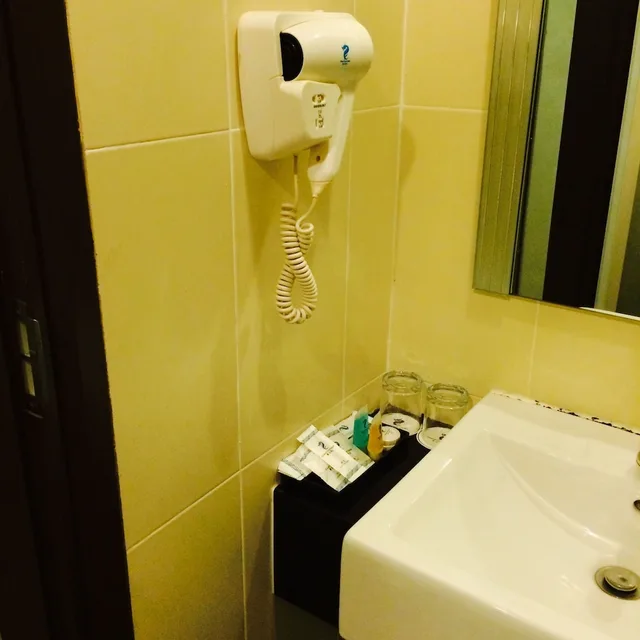 Standard, Twin Beds, Grand Court Hotel 3/4