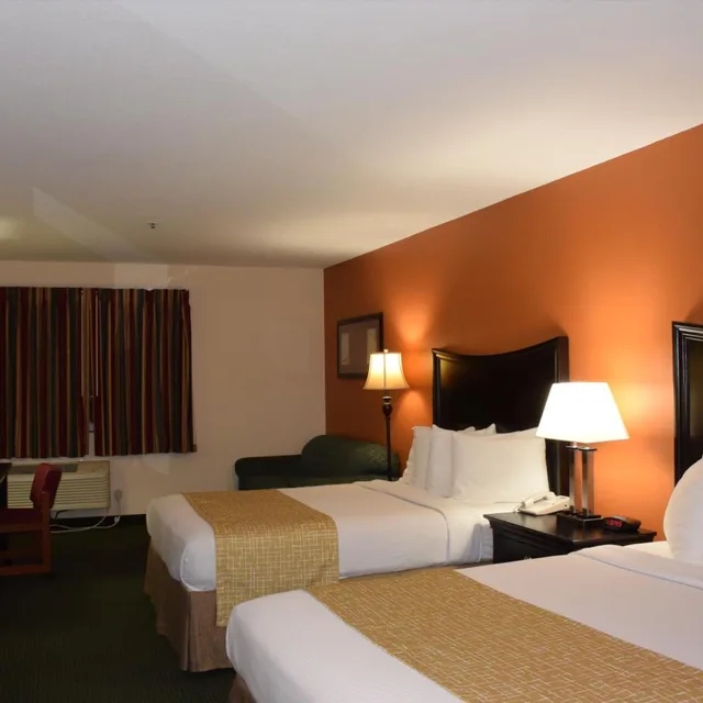 غرفة بسريرين كوين، Travelodge Suites By Wyndham Newberg 5/10