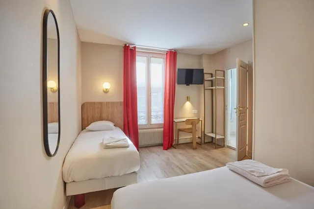 Triple Room, Merryl Hotel 2/5