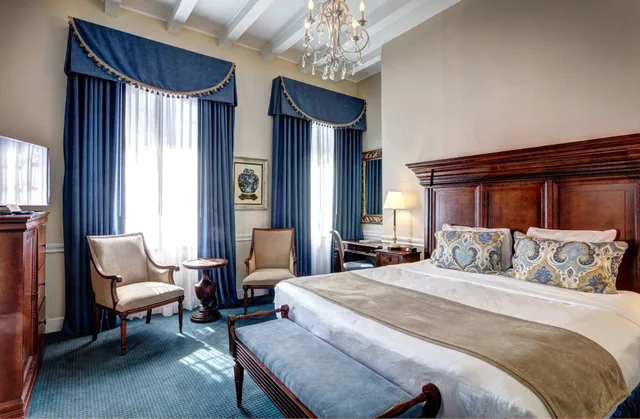 غرفة بريميوم بسرير كينج، Hotel St Pierre French Quarter 8/10