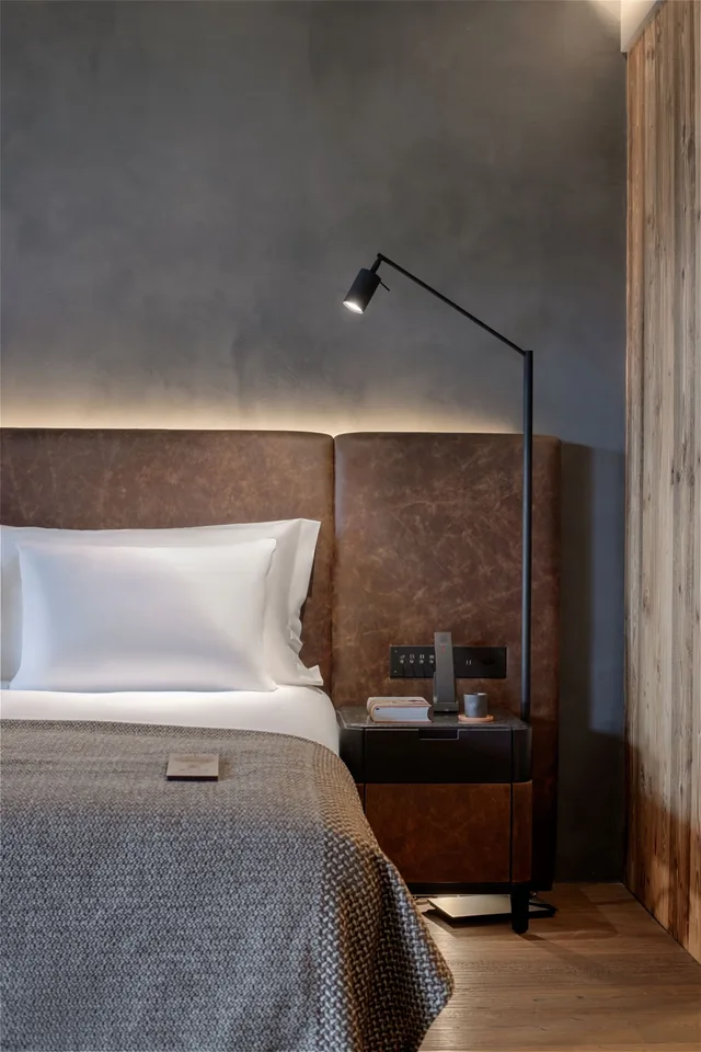 جناح بشرفة، Six Senses Crans Montana 2/8
