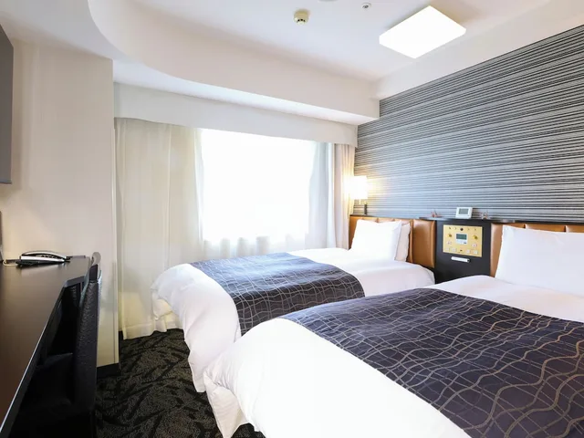 غرفة بسريرين منفصلين بإطلالة في طابق مرتفع، Apa Hotel Keiseinarita Ekimae 2/4