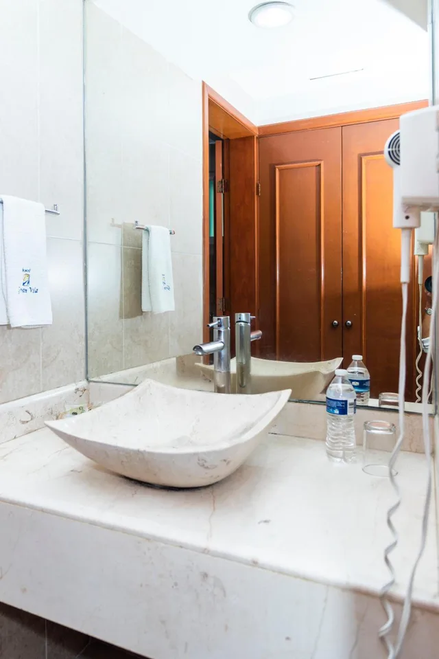 غرفة بسريرين مزدوجين، Hotel Gran Via 5/8