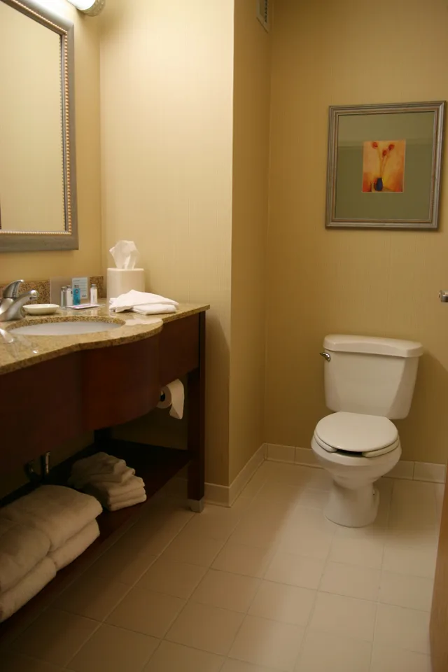 Standard, King Bed, Hampton Inn White River Junction 6/7