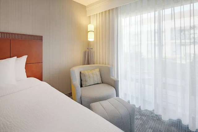 غرفة بسريرين كوين لذوي الإعاقة، Courtyard by Marriott Southfield 5/7