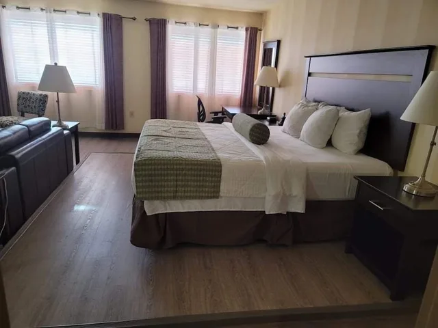 غرفة قياسية بسرير كينج، Quality Inn & Conference Center Pembroke - Ontario 3/8