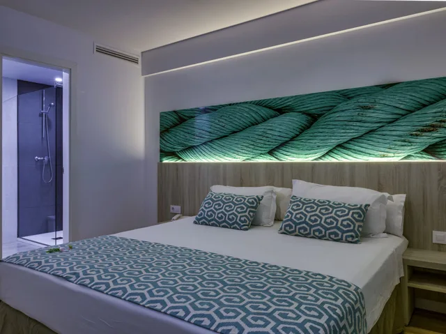 2 Bedrooms, Suite, Apartment, Twin Beds, Balcony، Floramar 5/10