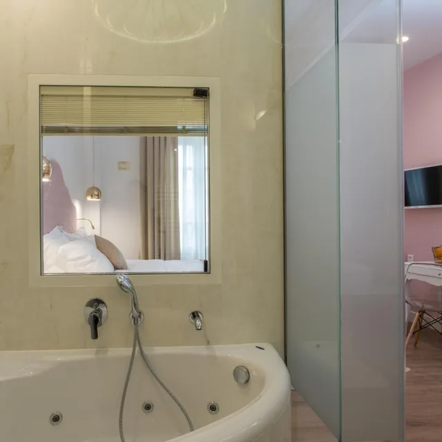 غرفة بسرير كينج بجاكوزي، Bahar Boutique Hotel 4/6