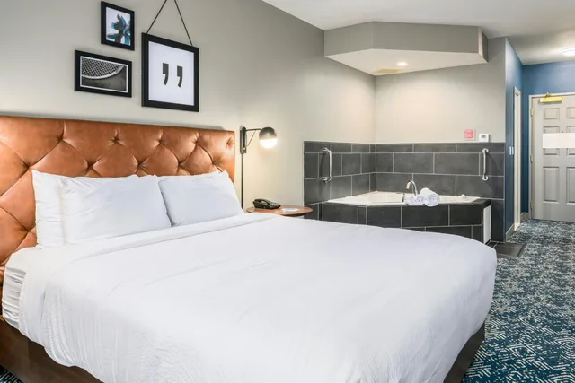 جناح استوديو بسرير كينج مع أريكة بجاكوزي، Country Inn & Suites By Radisson Manchester Airport Nh 3/10