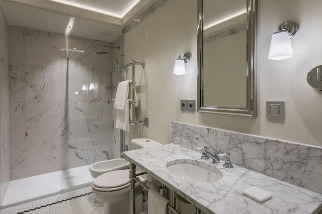 غرفة ديلوكس بشرفة، Room Mate Gran Filippo, Rome Fontana di Trevi 5/7