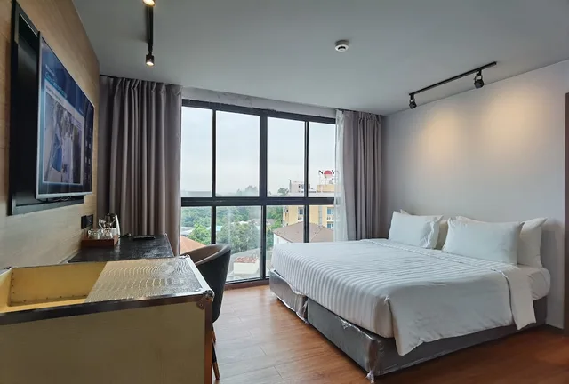Room, King Bed, City View, No Balcony, Citrus Grande Hotel Pattaya By Compass Hospitality 3/7