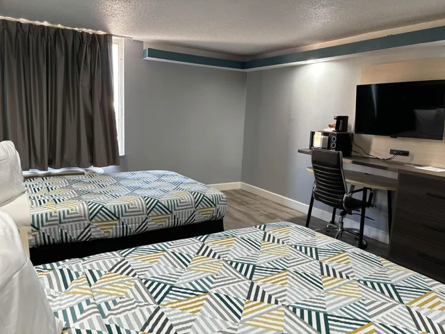 2 Queen Beds - Smoking, Micfridge، Studio6 Suites Memphis, TN – East Memphis 4/10