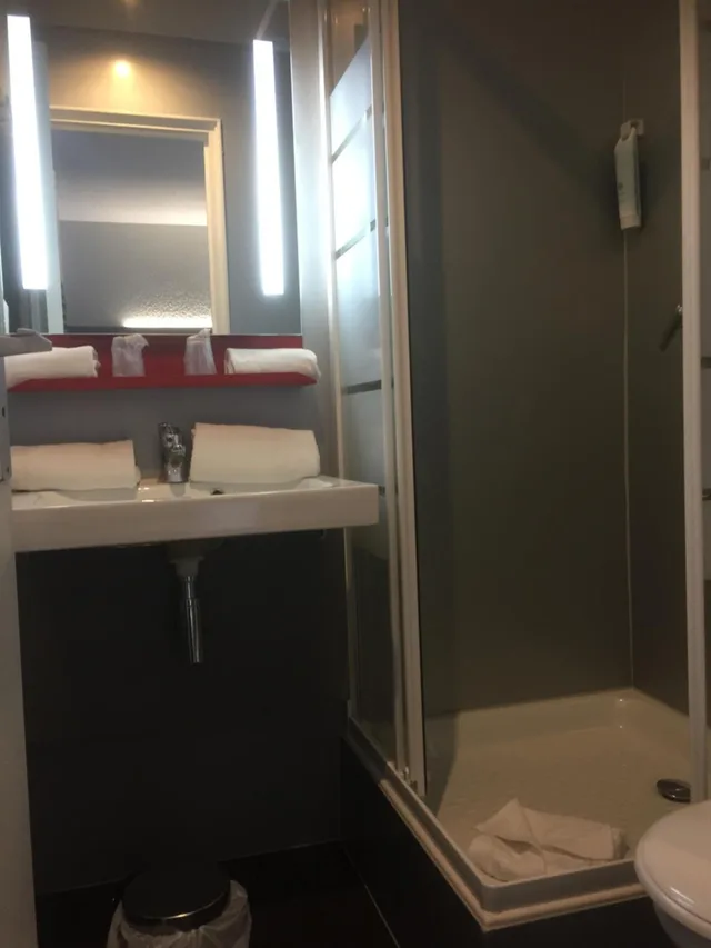 Room, Twin Beds, Enzo Hotels Trappes by Kyriad Direct 7/7