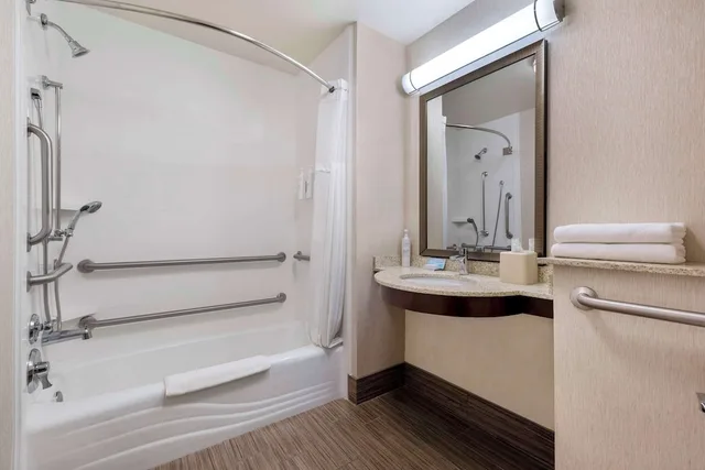 جناح بسرير كينج لذوي الإعاقة، Hilton Garden Inn Boise Spectrum 5/5