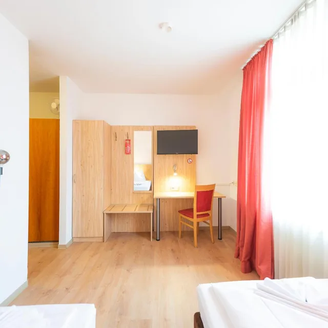غرفة مفردة، Hotel Astoria Am Urachplatz 9/20