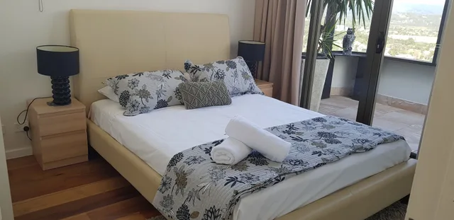 3 Bedrooms, Apartment, 2 Queen and Twin Beds, Beach Front، ROYAL PALM RESORT 8/10
