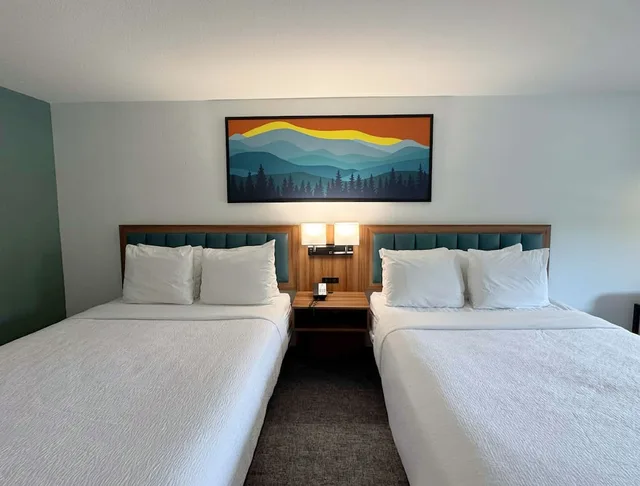 Standard, 2 Queen Beds, Best Western Johnson's Inn Downtown Gatlinburg 3/8