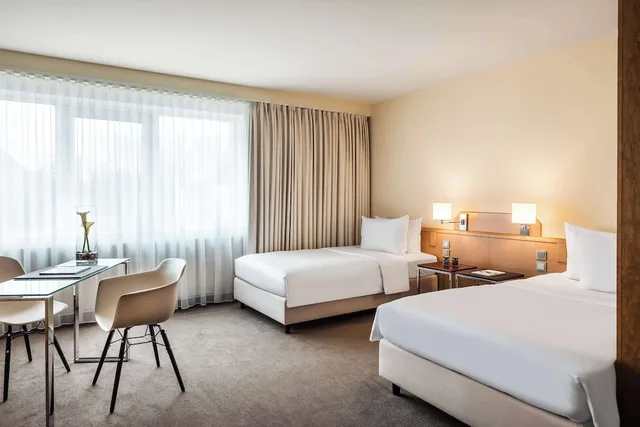 غرفة ديلوكس بسريرين منفصلين، Lindner Hotel Dusseldorf Airport, part of JdV by Hyatt 4/10