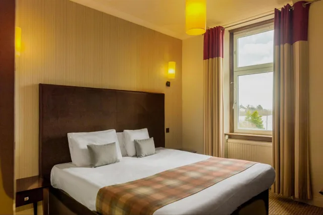غرفة سوبيريور بسرير مزدوج أو سريرين منفصلين بإطلالة على البحر، Rosslea Hall Country House 4/6