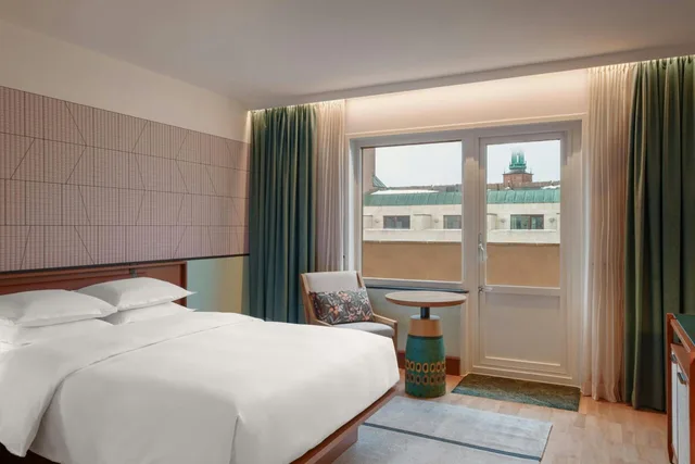 غرفة سوبيريور بسرير كينج بشرفة، Sheraton Stockholm Hotel 1/10